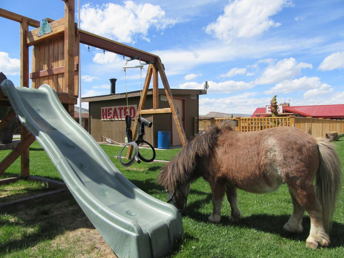 Big Bear Motel Cody Bagian luar foto